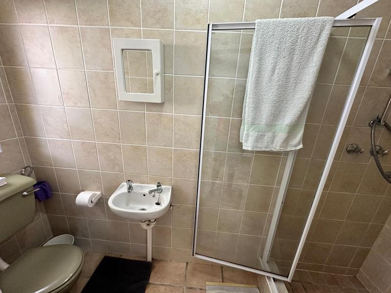5 Bedroom Property for Sale in Bergvliet Western Cape